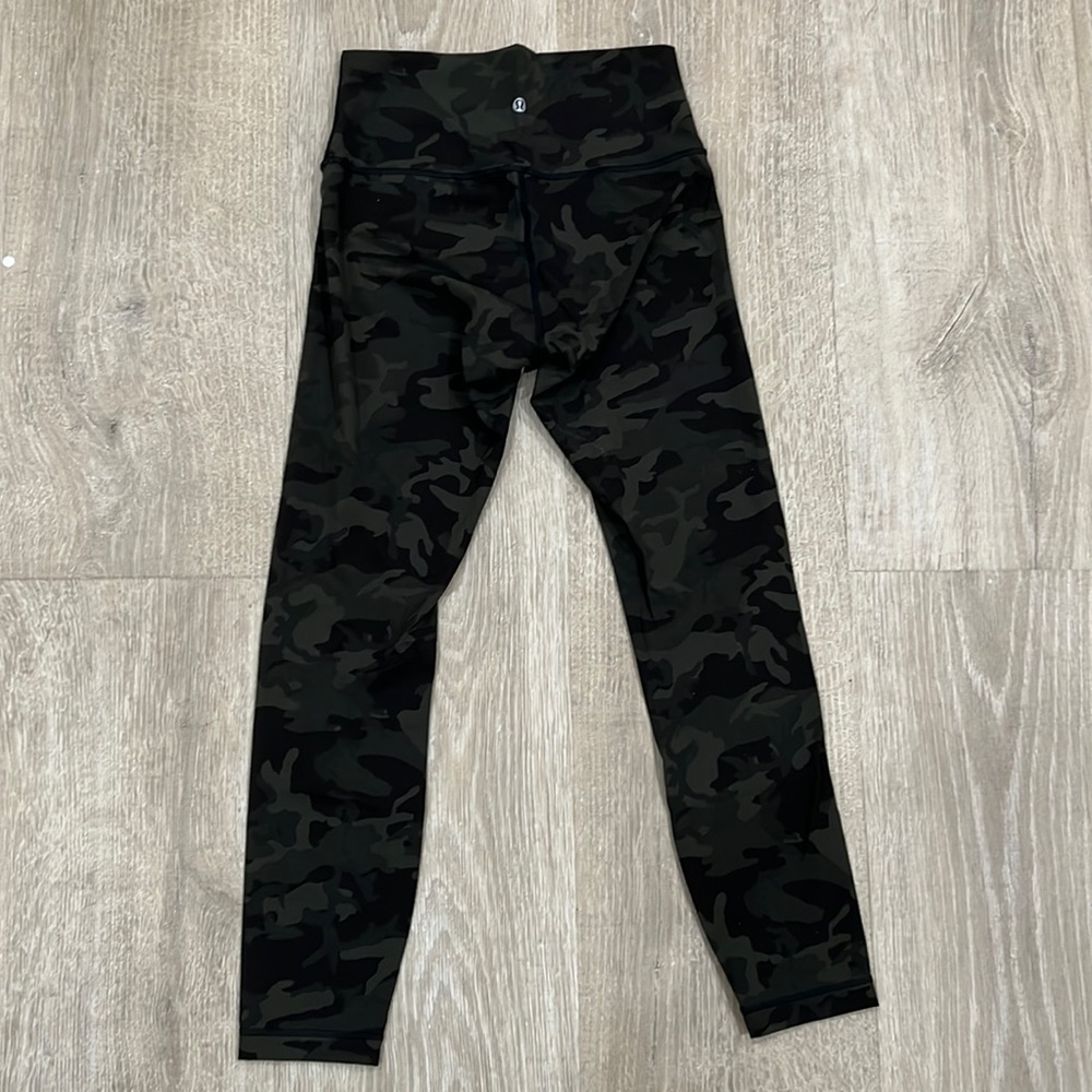 Lululemon army print leggings. Size 6.